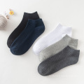 Großhandel hochqualitativ modische modische Farbfarbe Baumwollgestricke Knöchelsocken Männer